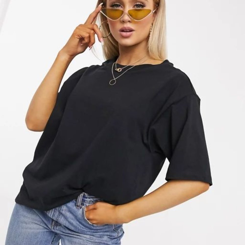 *NWT* 'Simply Stylish' Black T-Shirt